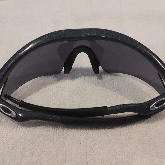 OAKLEY M-Frame Sweep Smoke / Black Iridium Sunglasses with Oakley Case and Pouch - Picture 10 of 15